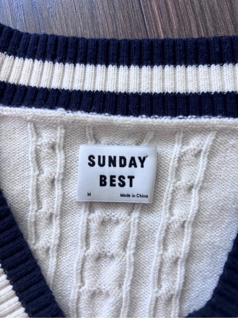 ARITZIA Sunday Best Winston Sweater Vest Cropped V-Neck Varsity Knit Medium - Picture 7 of 10